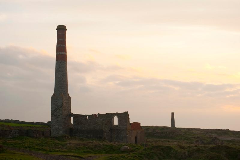 Remains of buildings and a chimney at the levant mine, botallack, Cornwall