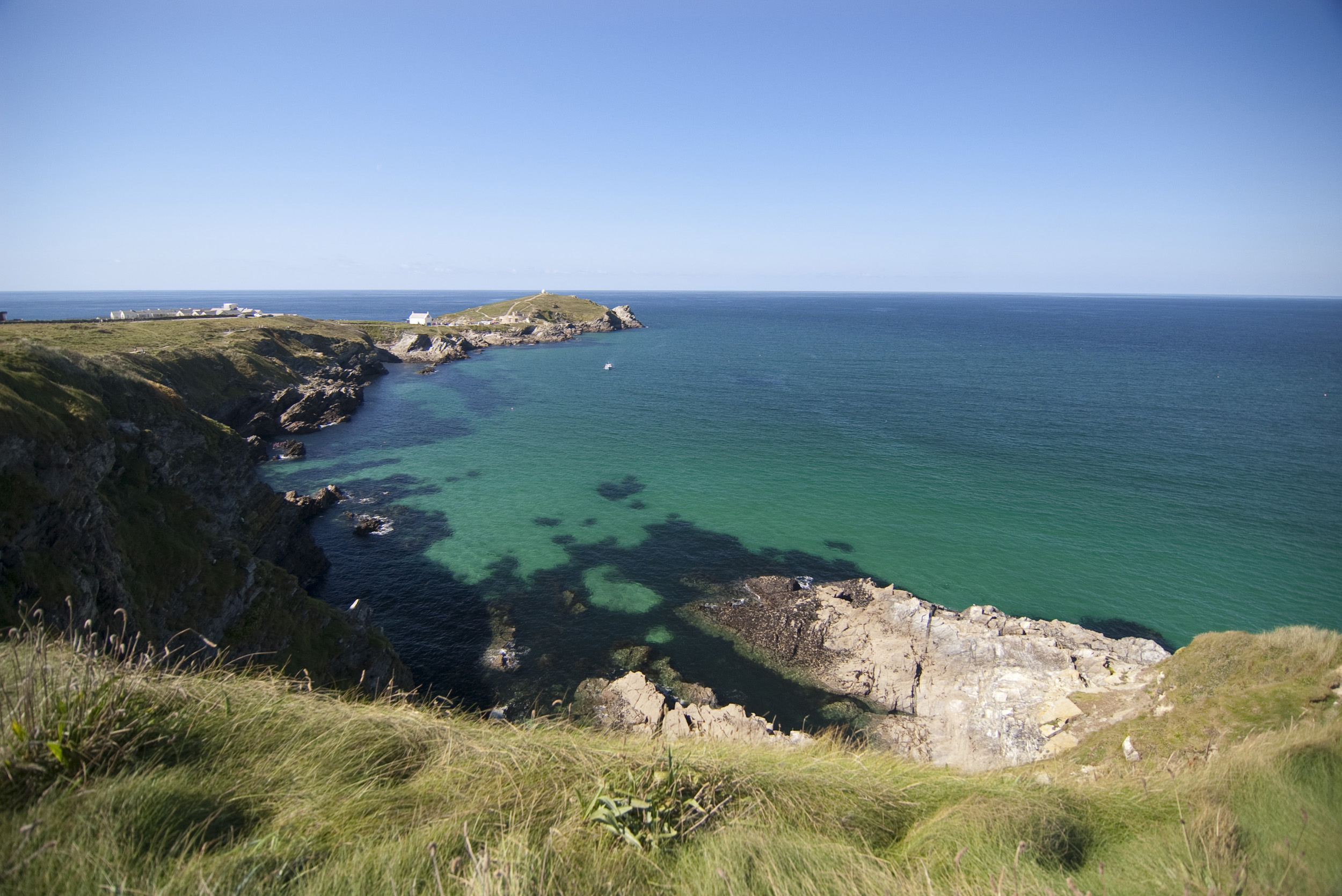 an image of a panoramic view of towan head, newquay, cornwall