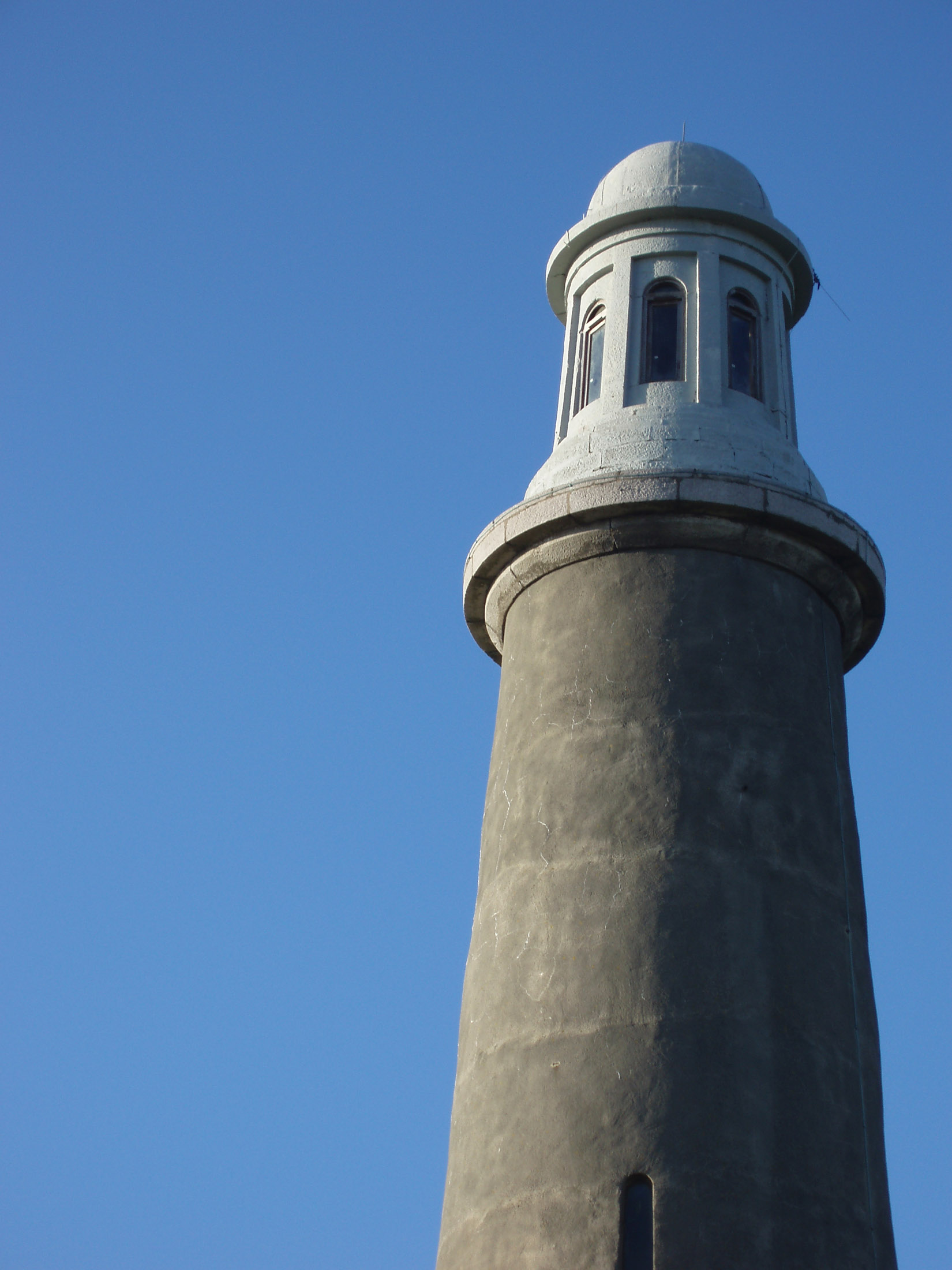 an image of the top of the sir john barrow monument or hoad