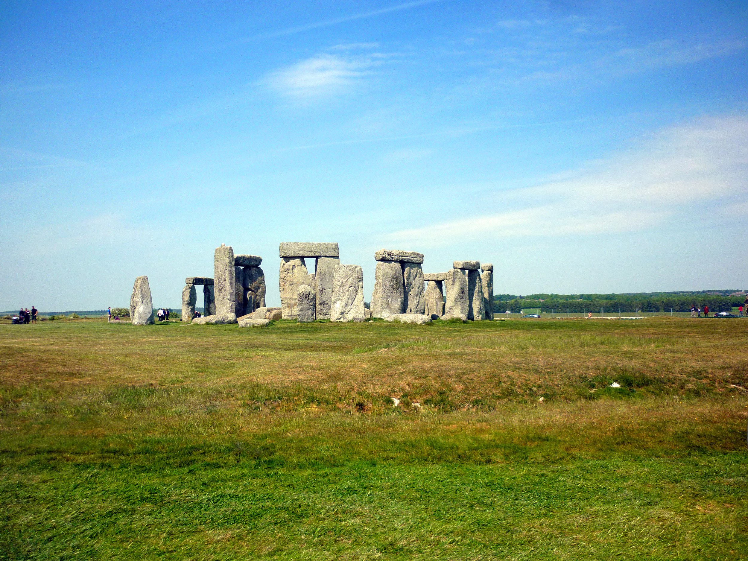 an image of one of the uk's most famous landmarks, stonehenge