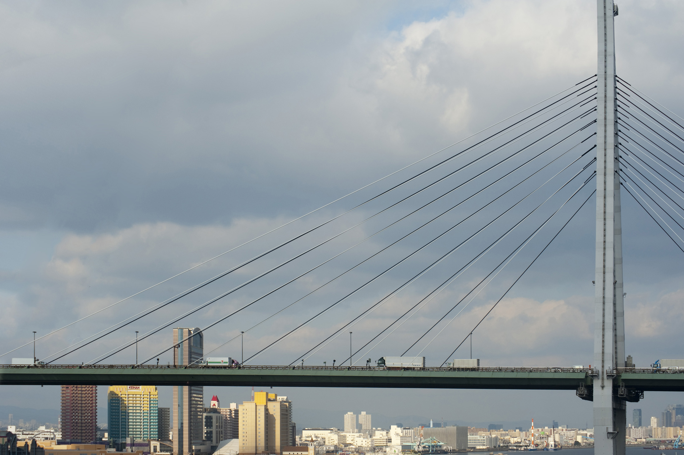 an image of Elegent structure of the Tempozan Bridge, Osaka, japan