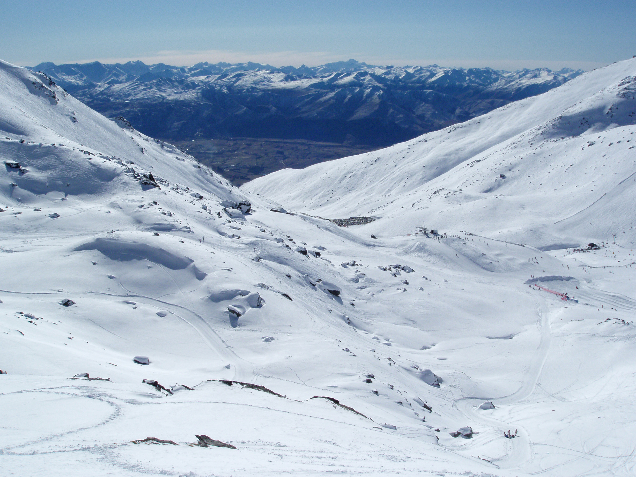 an image of ski fields in newzealand near queenstown