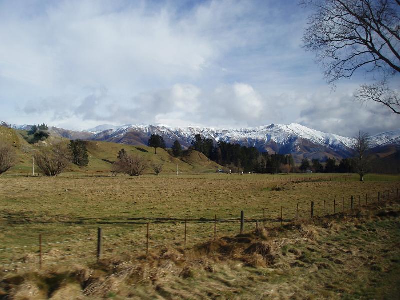 mountains between geraldine and tekapo