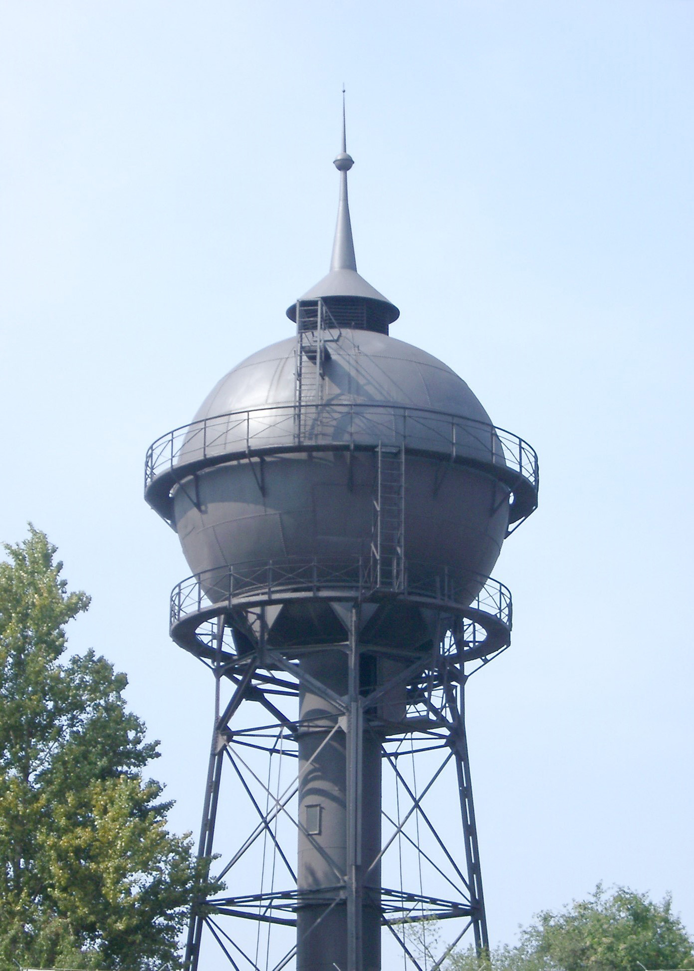 an image of Water Tower at Former Anhalter Freight Yard and Now Part of Deutsches Technikmuseum in Berlin, Germay