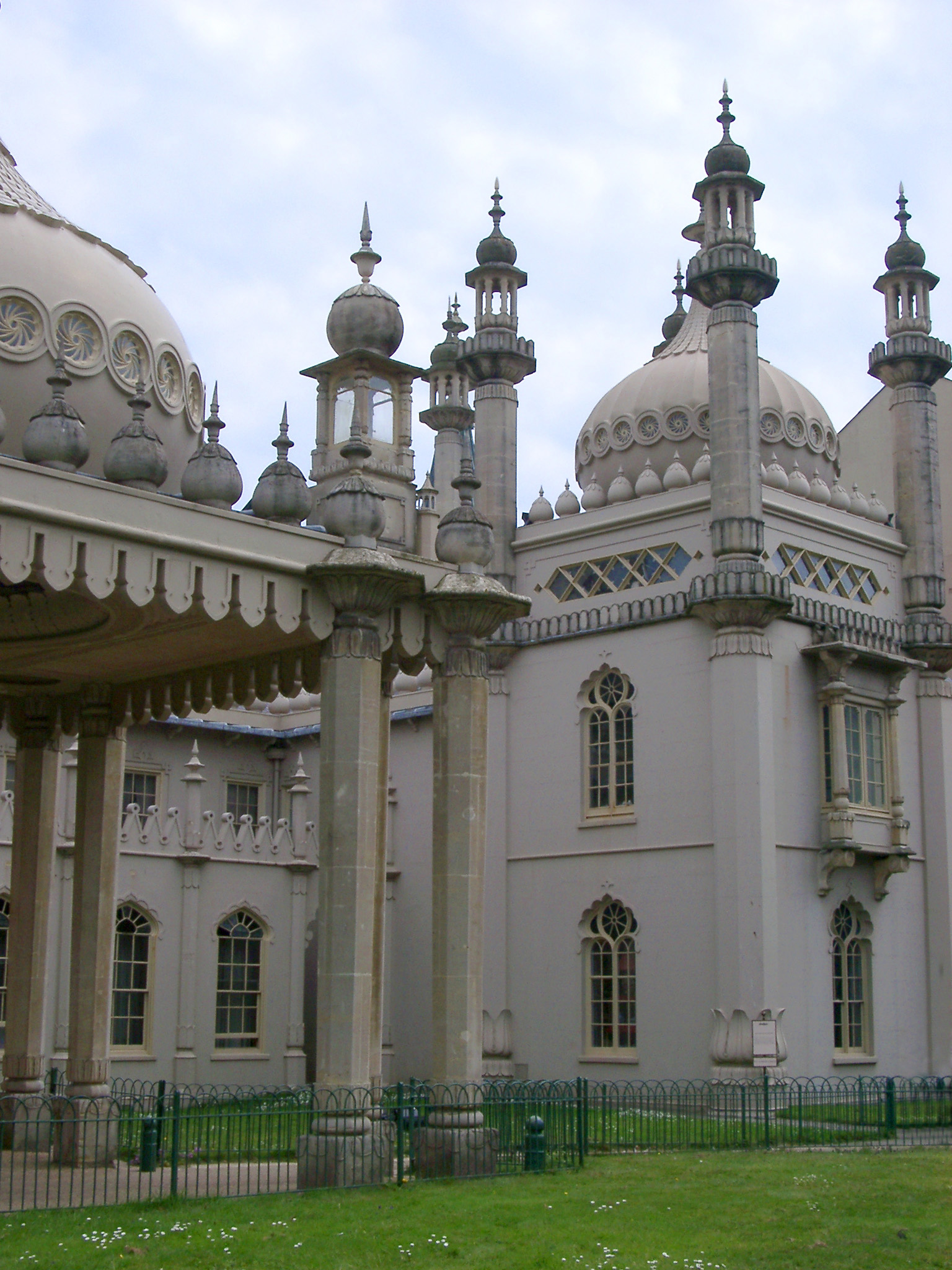 an image of Royal Pavilion Building, the Former Royal Residence in Brighton, England.