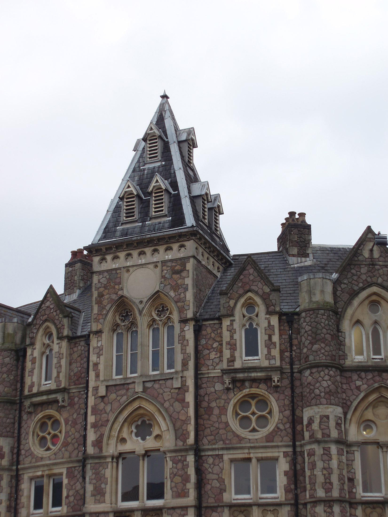 an image of Inn Building of The Great Western Railway Hotel in Cardiff, Wales.