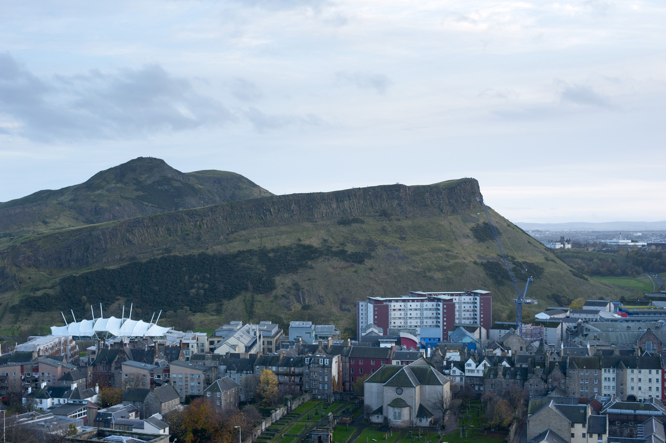 an image of sailisbury crags and arthurs seat hills in Edinbrugh
