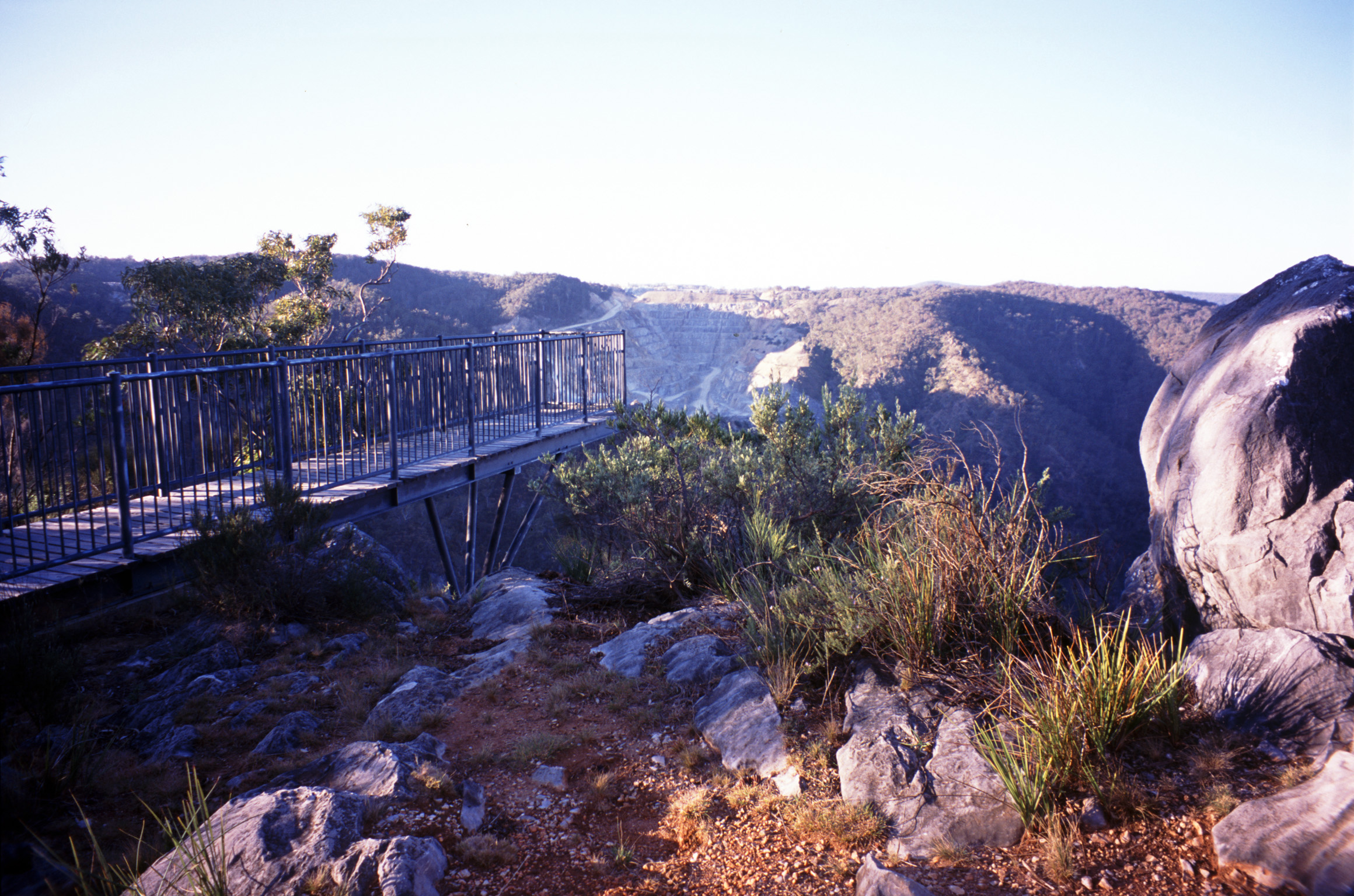 an image of Bungonia State Recreation Area Lookdown Tourist Attraction with View of Bungonia Gorge