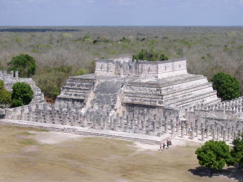 Temple of the Warriors, Chitzen Itza, the site of important archaeological Mayan ruins in the Yucatan Peninsula, Mexico