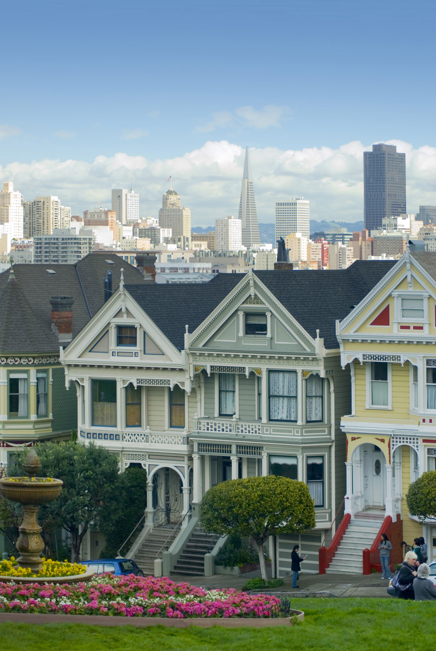 an image of View of the Painted Ladies, a row of iconic landmark historical townhouses in Alamo Square, San Francisco, California, USA